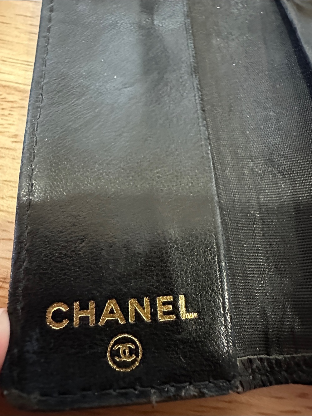 CHANEL Black Caviar Leather Keyholder with Embossed CC - Picture 6 of 8